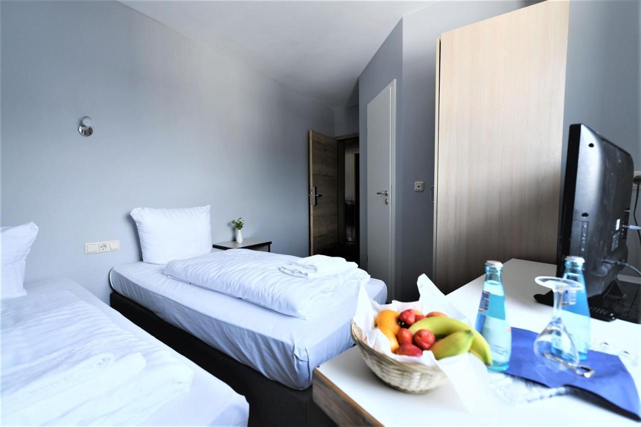 Hotel Best One Rossdorf  Exterior photo